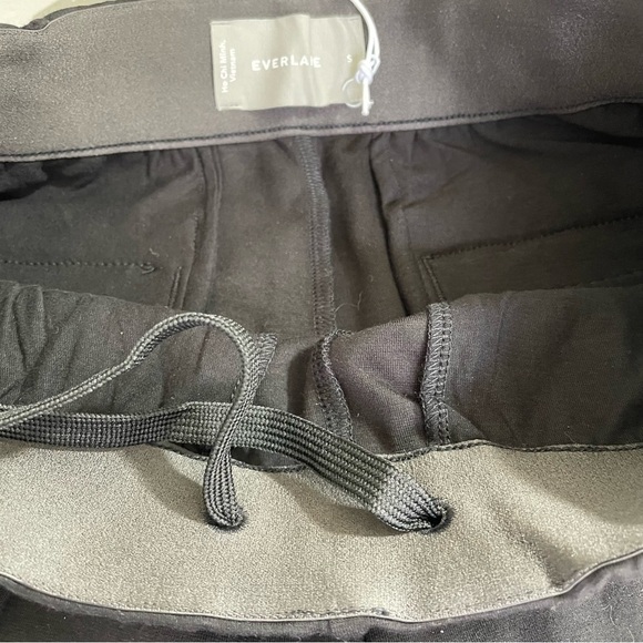 Everlane Black The Dream Pant Elastic Waist Tapered Leg Size Small NWT - Picture 15 of 16